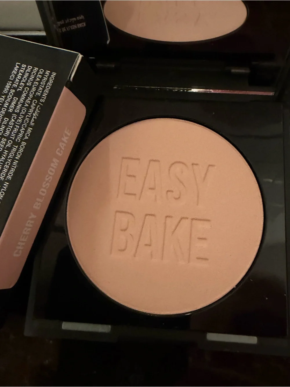 Huda Beauty - Easy Bake Loose Baking & Setting Powder (Cherry Blossom Cake)
